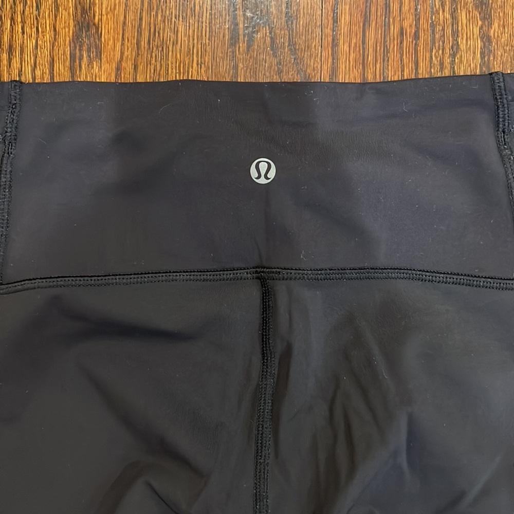 🍋Lululemon Perforated Mesh Crop! - Picture 9 of 14